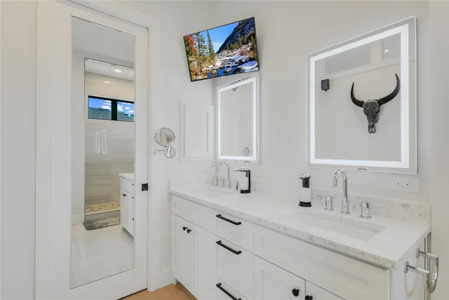 $4,500 | 13322 Galleria Circle, Austin, TX 78738