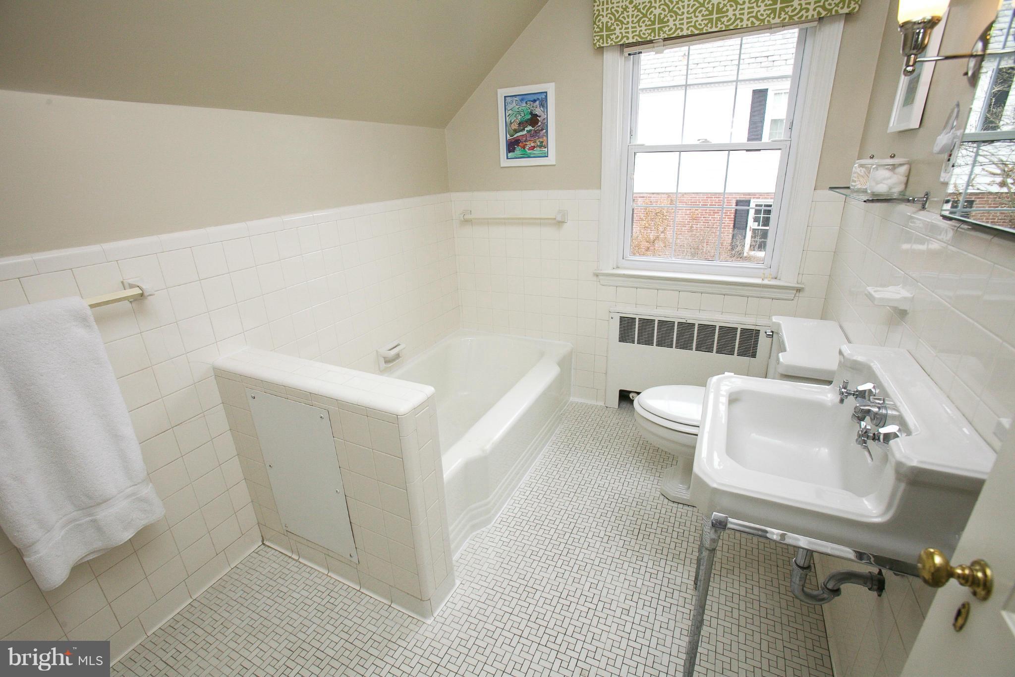 7 Tamworth Road Baltimore, MD 21210 - Photo 19 of 28 Bath