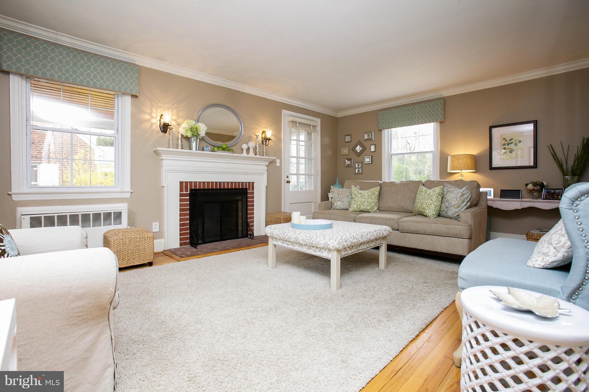 7 Tamworth Road Baltimore, MD 21210 - Photo 3 of 28 Living Room