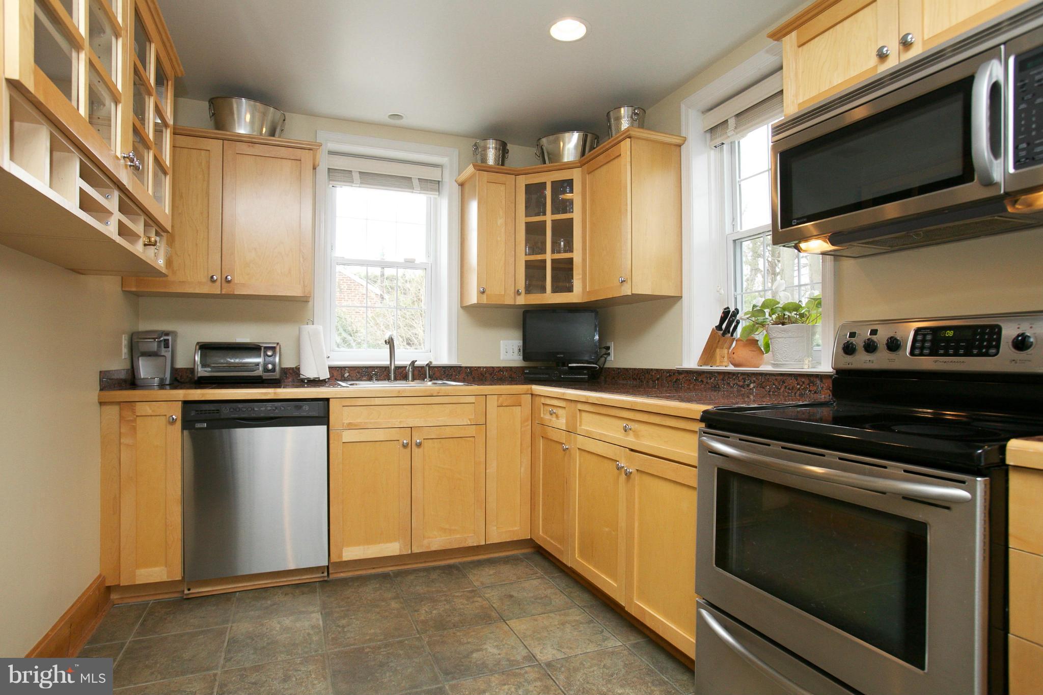 7 Tamworth Road Baltimore, MD 21210 - Photo 5 of 28 Kitchen
