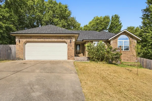 $255,000 | 809 South 14th Avenue, Ozark, MO 65721