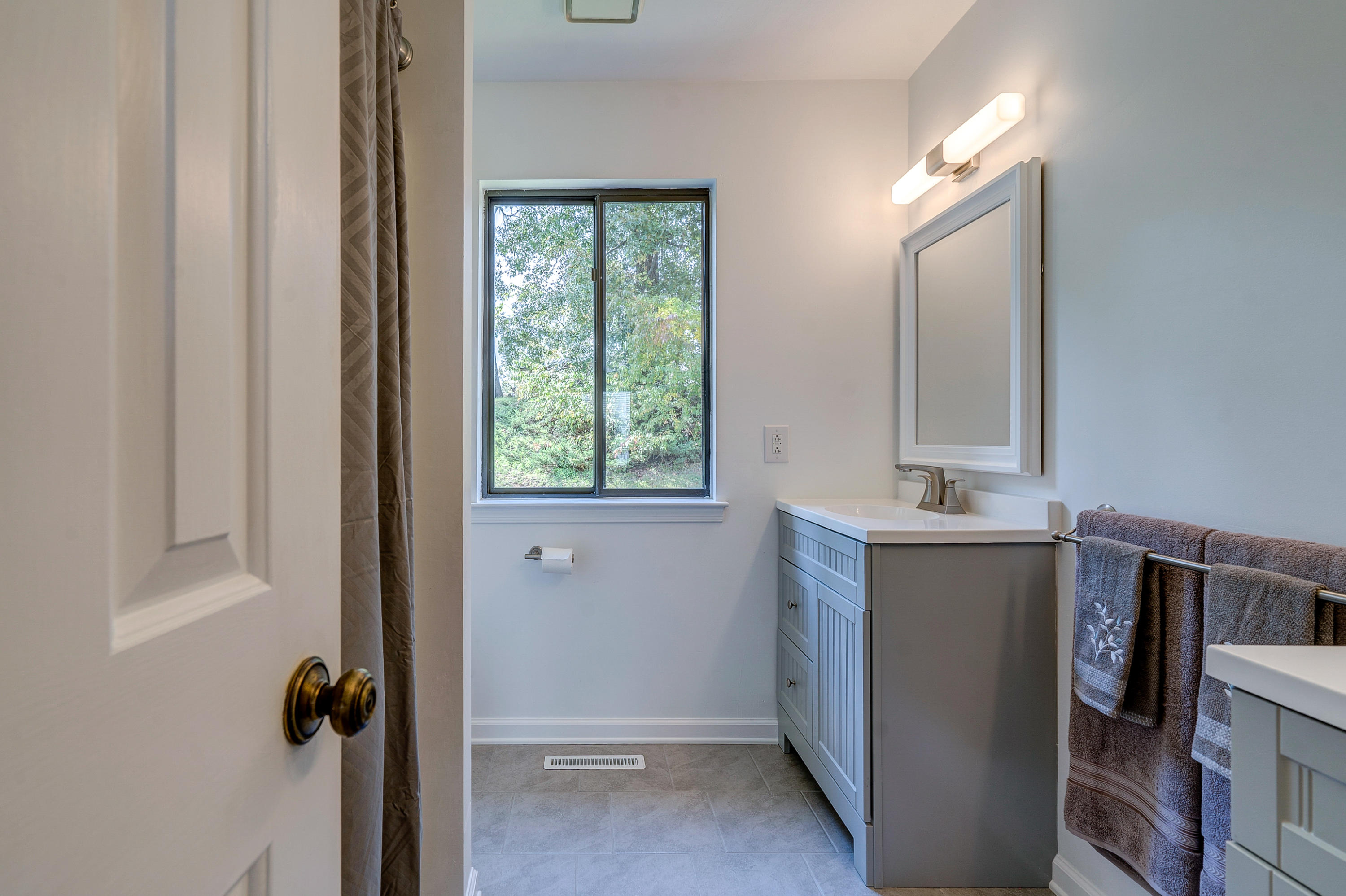 2419 South Clearing Road Salem, VA 24153 - Photo 23 of 29 DSC00111-2_2-2_3-2_4-2_5-2