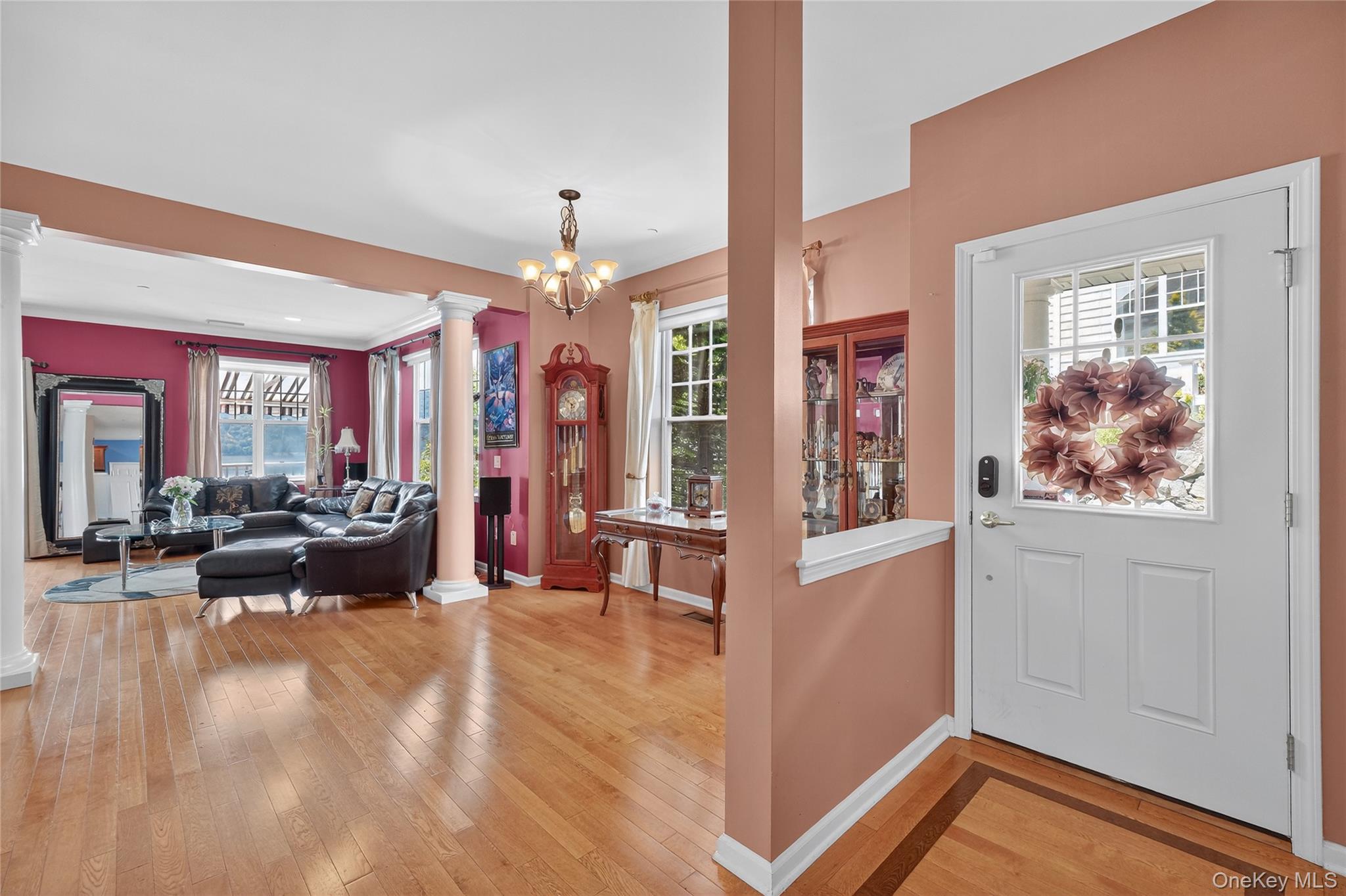 114 Hudson Pointe Drive Poughkeepsie, NY 12601 - Photo 8 of 44 a living room with furniture and wooden floor