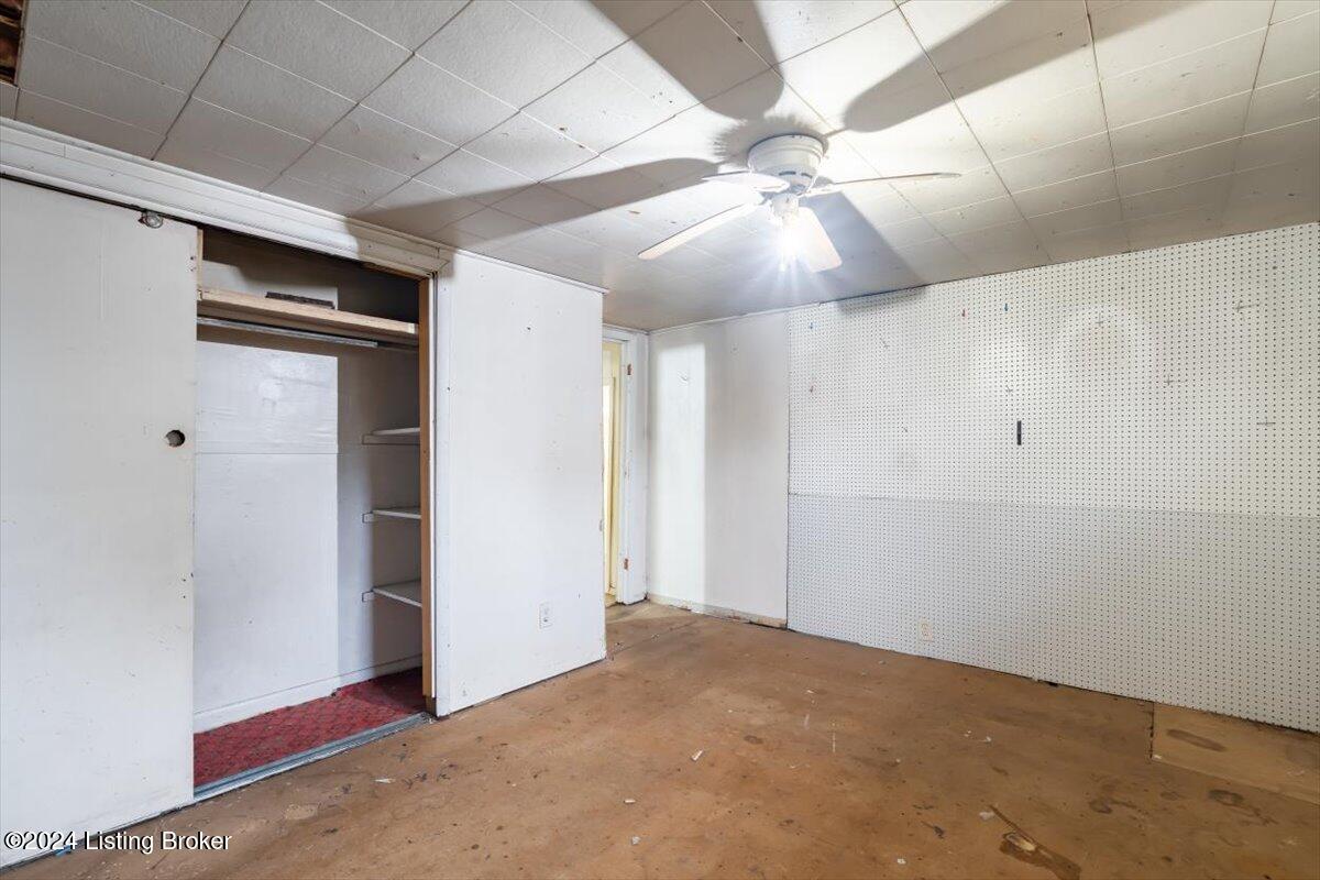 8910 3rd Street Road Louisville, KY 40272 - Photo 15 of 22 Interior