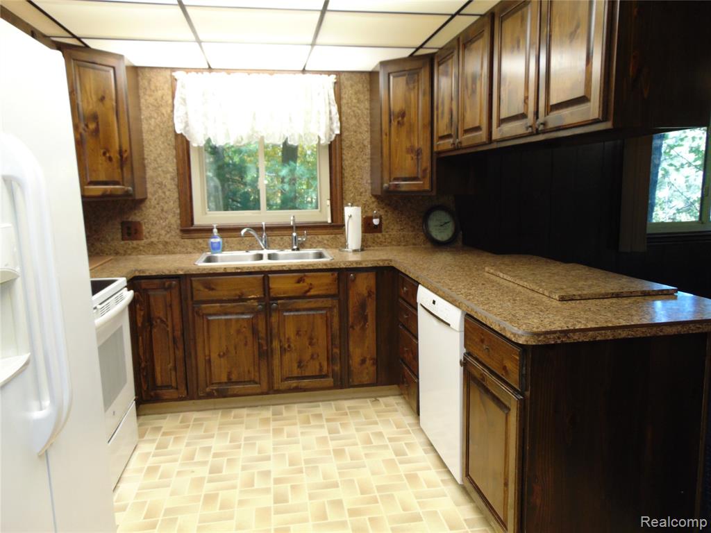 1649 Maple Point Road Beaverton, MI 48612 - Photo 15 of 25