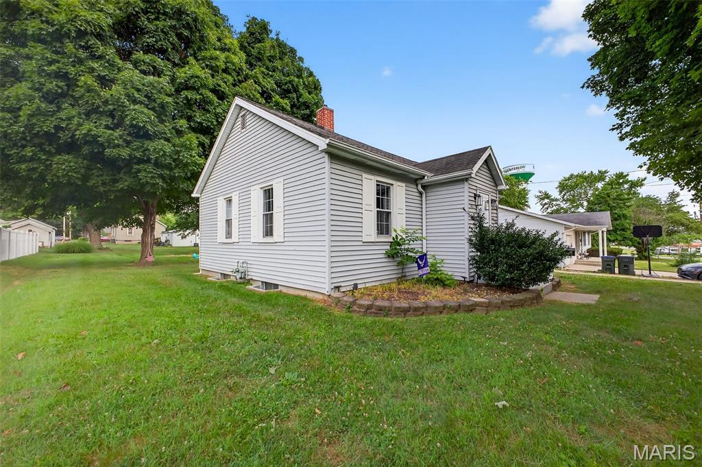 412 Monroe Street Waterloo, IL 62298 - Photo 3 of 32 Gallery Image 3