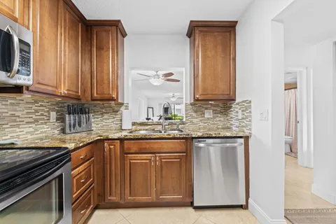 $249,000 | 2945 Southwest 22nd Avenue, Unit 1080, Delray Beach, FL 33445