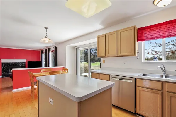 $430,000 | 554 Charlton Court, Lake Villa, IL 60046