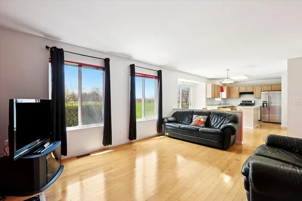 $430,000 | 554 Charlton Court, Lake Villa, IL 60046