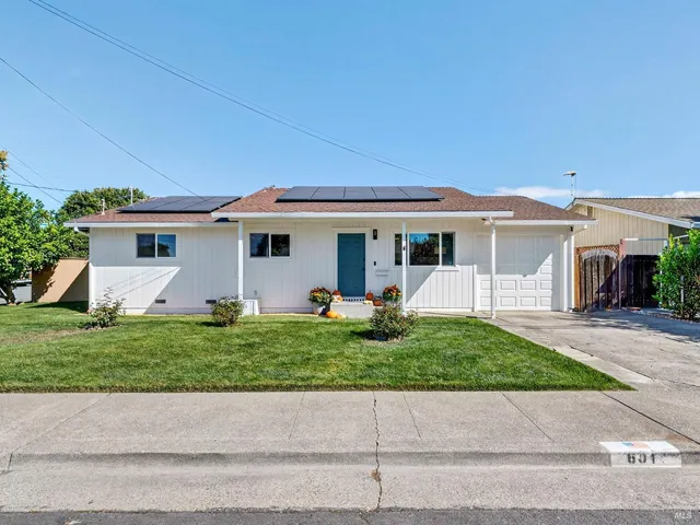 $799,000 | 601 Reynolds Drive, Petaluma, CA 94954