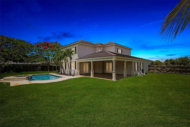 $899,000 | 32360 Southwest 204th Avenue, Homestead, FL 33030