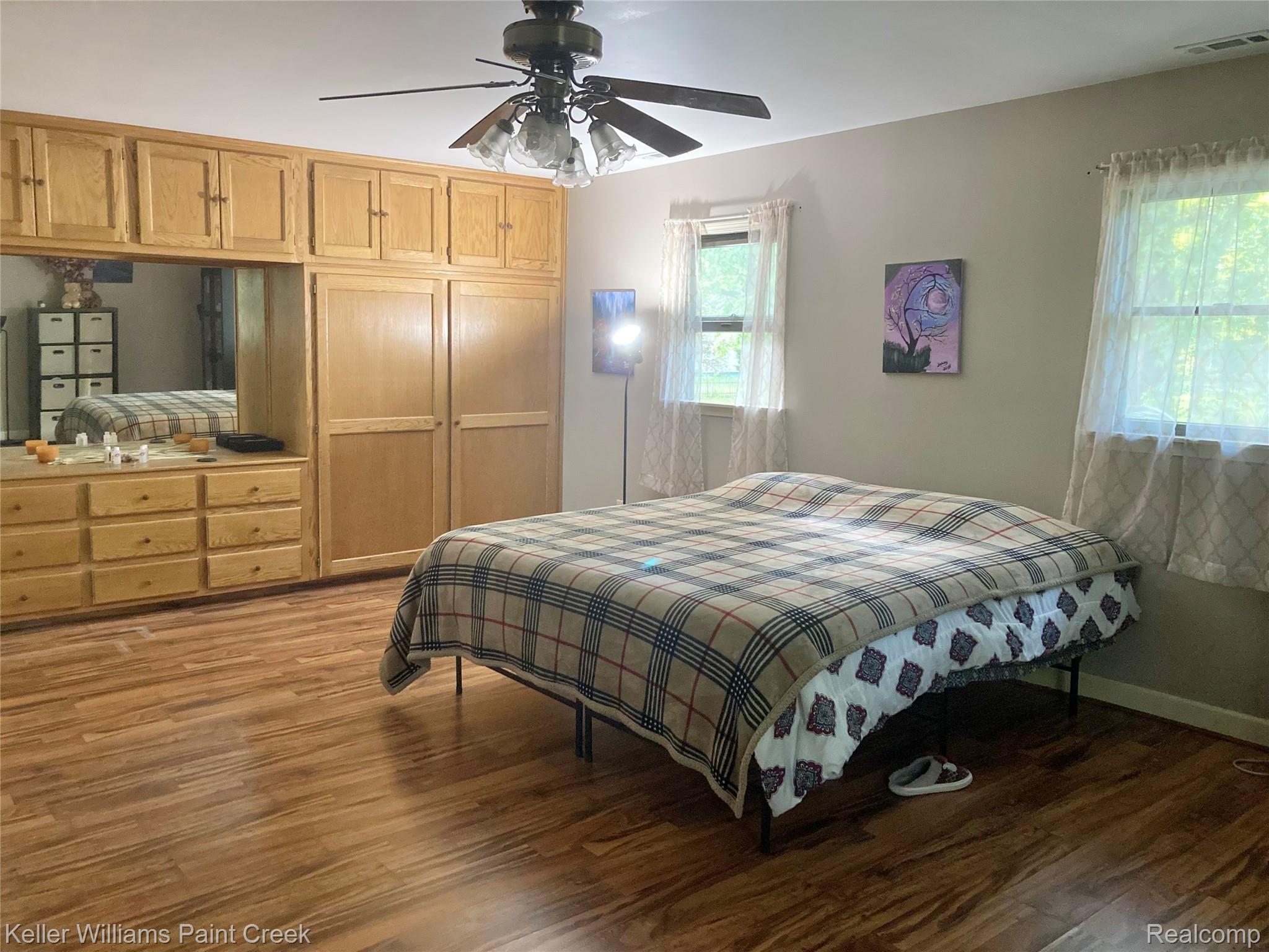 42891 Bemis Road Belleville, MI 48111 - Photo 25 of 51 Extra Large Bedroom w/ built ins.