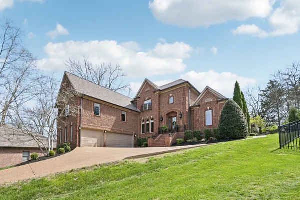 $1,400,000 | 429 Buffalo Run, Goodlettsville, TN 37072