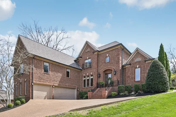 $1,400,000 | 429 Buffalo Run, Goodlettsville, TN 37072