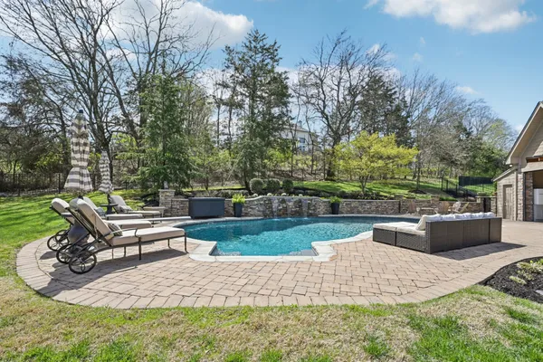 $1,400,000 | 429 Buffalo Run, Goodlettsville, TN 37072