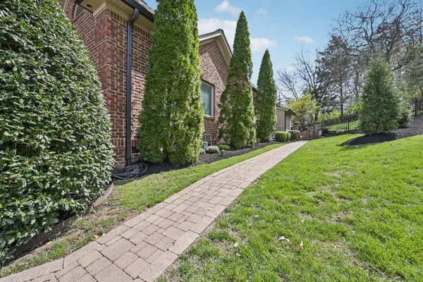 $1,400,000 | 429 Buffalo Run, Goodlettsville, TN 37072