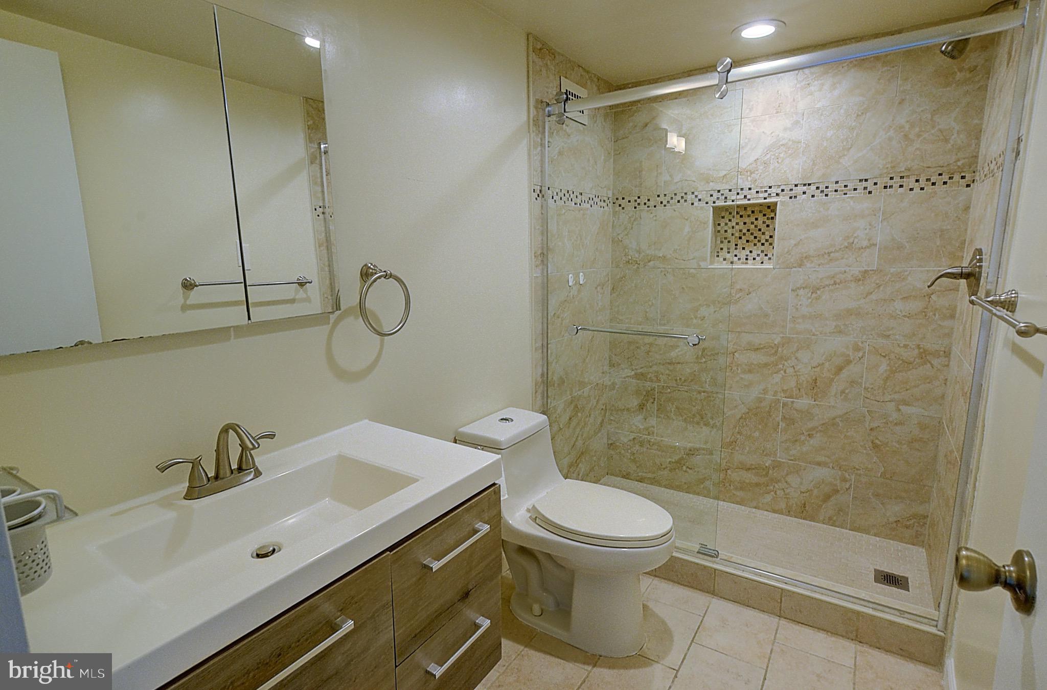 5225 Pooks Hill Road, Unit 1511N Bethesda, MD 20814 - Photo 8 of 33