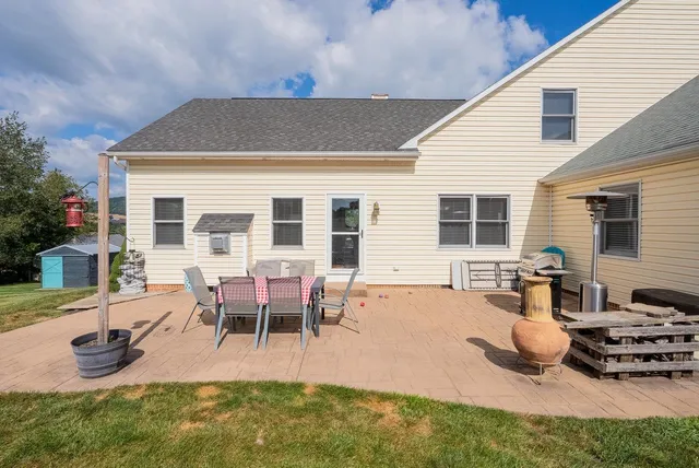 front view of house with a yard