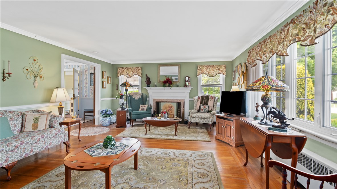 14 Barnes Street Smithfield, RI 02828 - Photo 6 of 44