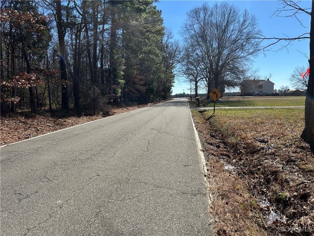 8844 Varina Road Henrico, VA 23231 - Photo 3 of 5 Looking south on Varina Rd.