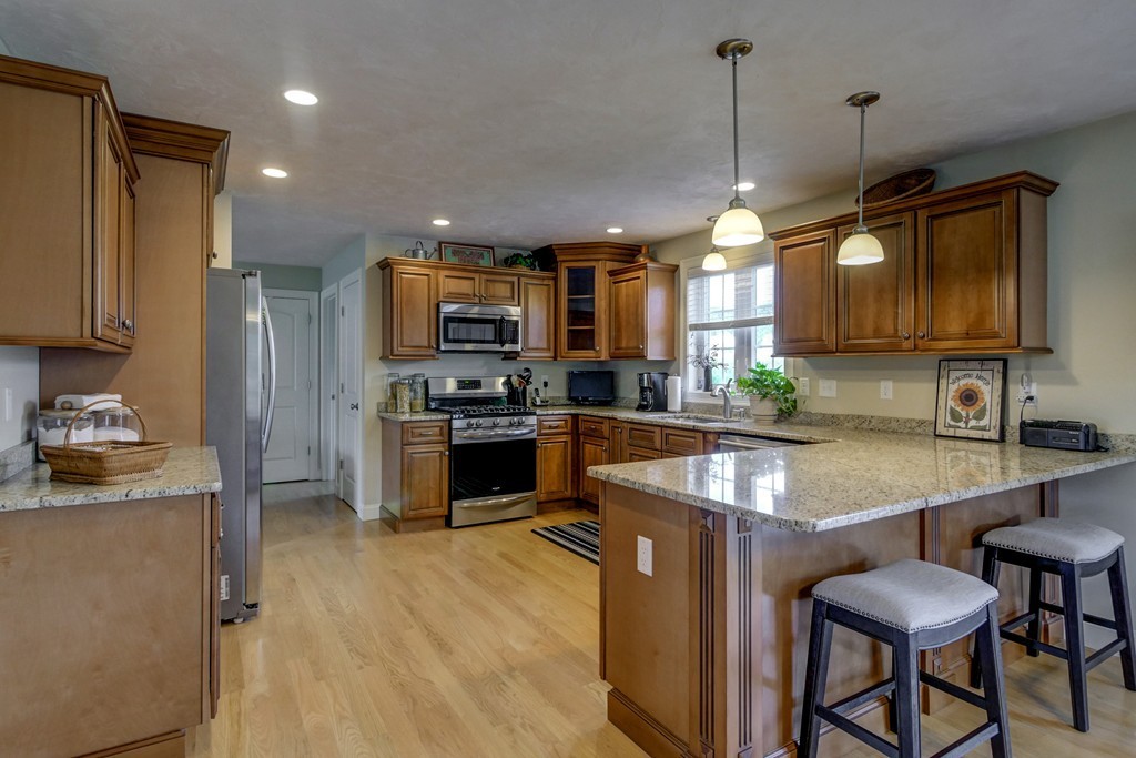 38 Kelly Road Dracut, MA 01826 - Photo 15 of 30 Gallery Image 15
