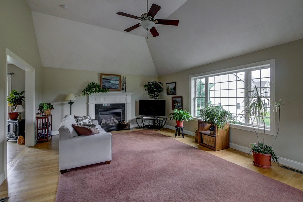 38 Kelly Road Dracut, MA 01826 - Photo 18 of 30 Gallery Image 18
