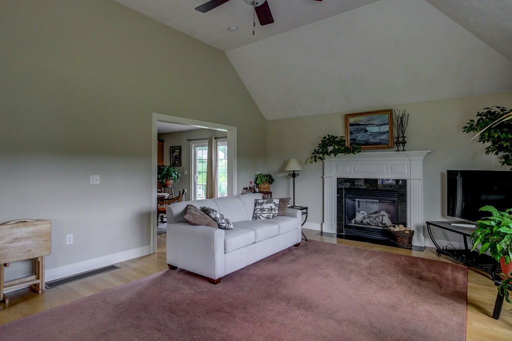 38 Kelly Road Dracut, MA 01826 - Photo 19 of 30 Gallery Image 19