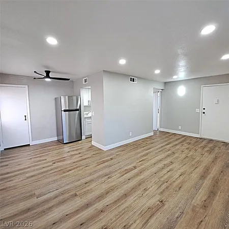 $1,350 | 5376 Retablo Avenue, Unit 2, Las Vegas, NV 89103