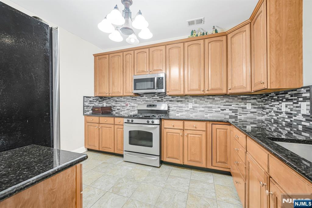 4 Cliff Road, Unit B2 Woodland Park, NJ 07424 - Photo 12 of 27