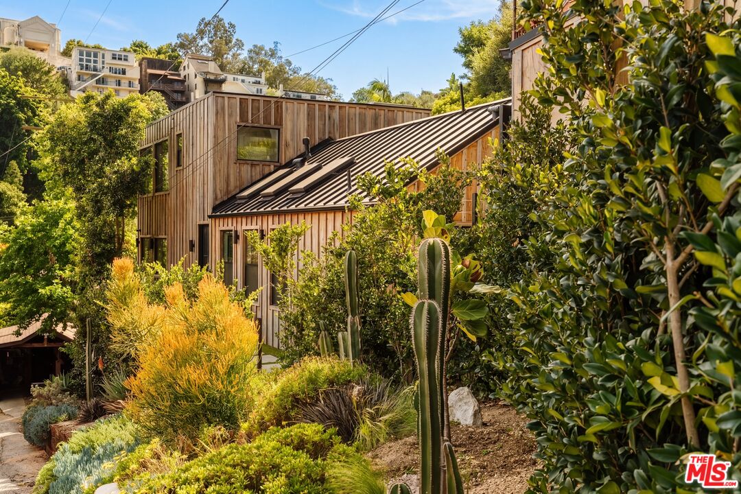 8550 Ridpath Drive Los Angeles, CA 90046 - Photo 1 of 16