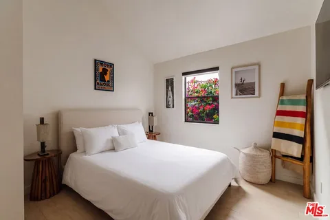 $1,975,000 | 8550 Ridpath Drive, Los Angeles, CA 90046
