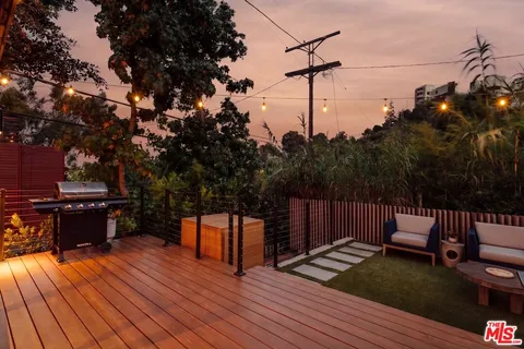 $1,975,000 | 8550 Ridpath Drive, Los Angeles, CA 90046