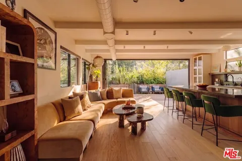 $1,975,000 | 8550 Ridpath Drive, Los Angeles, CA 90046