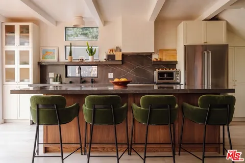 $1,975,000 | 8550 Ridpath Drive, Los Angeles, CA 90046