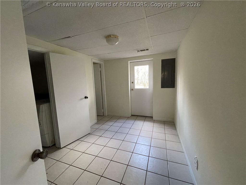 7021 Ripley Road Point Pleasant, WV 25550 - Photo 26 of 33 LL Mud Room