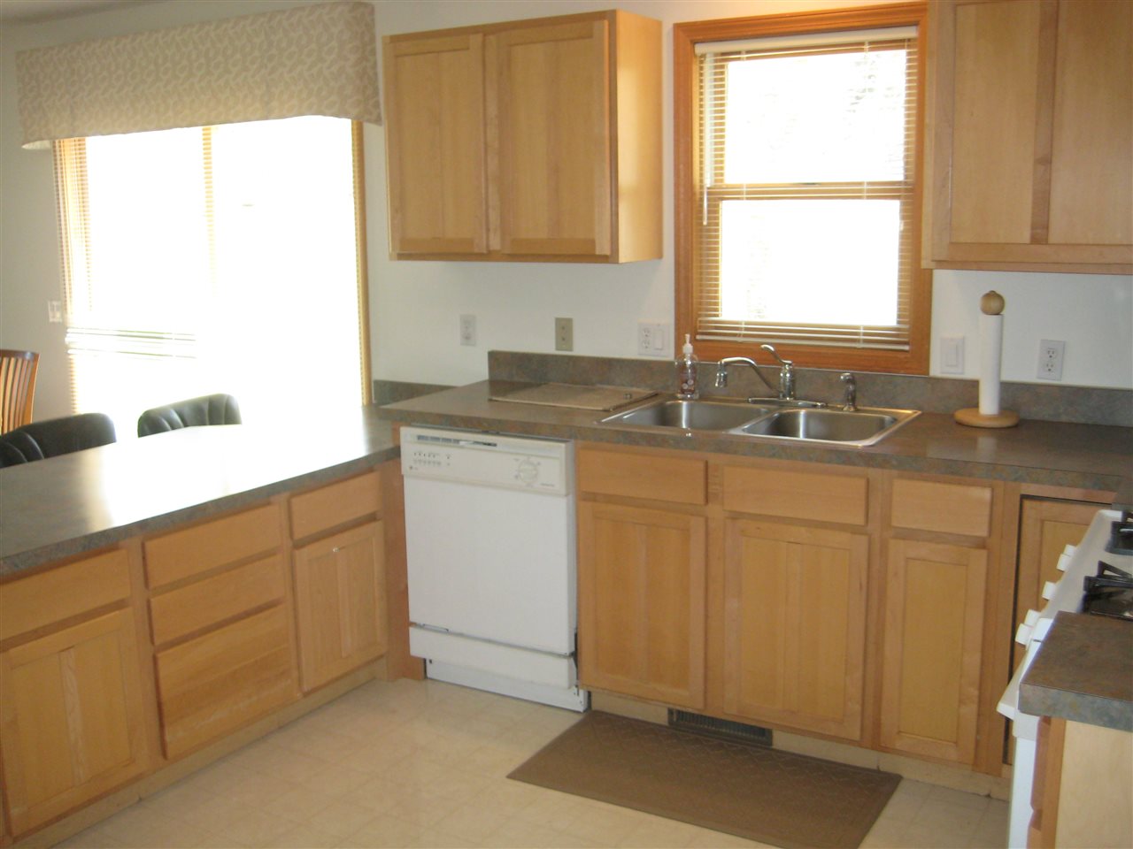 9179 South Maple City Road Maple City, MI 49664 - Photo 7 of 43 1873888-6.JPG