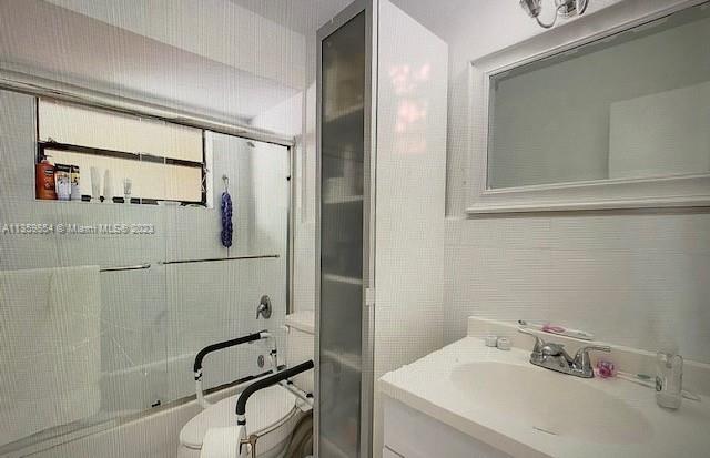 Kendall Miami, FL 33176 - Photo 6 of 9 a bathroom with a sink toilet and shower