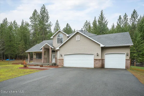 $900,000 | 23216 East Morris Road, Newman Lake, WA 99025