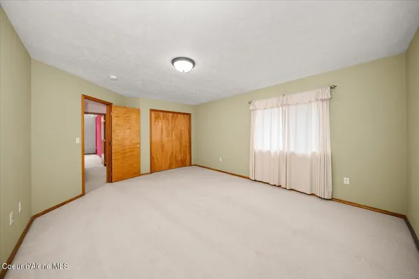 $900,000 | 23216 East Morris Road, Newman Lake, WA 99025