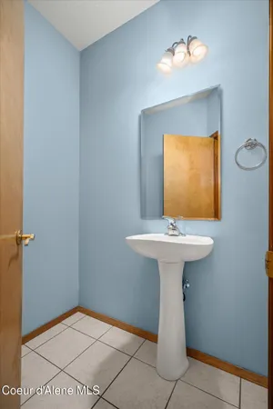 $900,000 | 23216 East Morris Road, Newman Lake, WA 99025