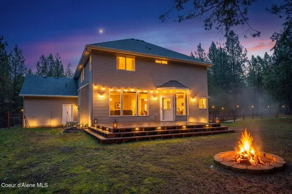 $900,000 | 23216 East Morris Road, Newman Lake, WA 99025