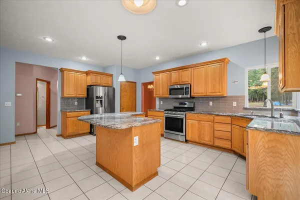 $900,000 | 23216 East Morris Road, Newman Lake, WA 99025