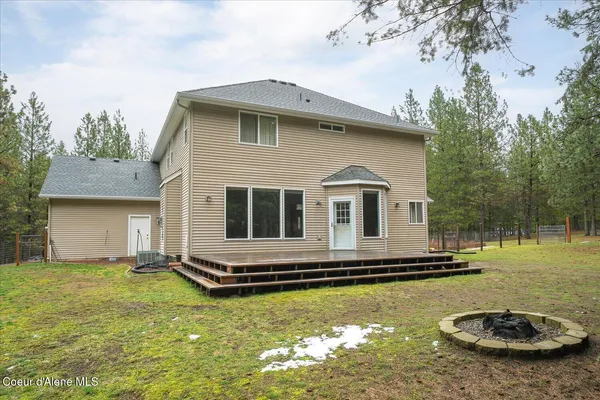 $900,000 | 23216 East Morris Road, Newman Lake, WA 99025