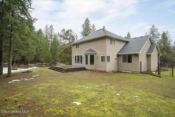 $900,000 | 23216 East Morris Road, Newman Lake, WA 99025