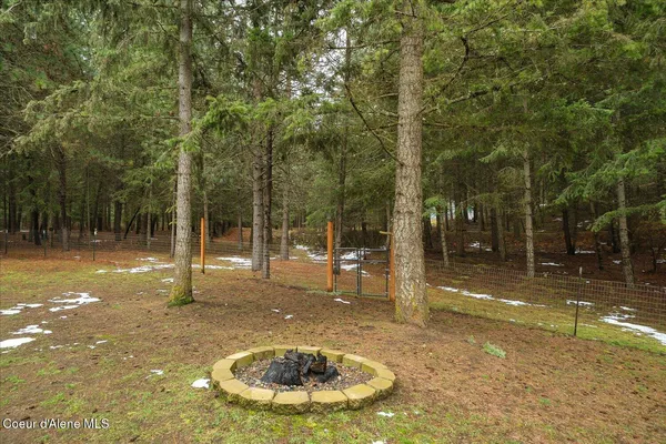 $900,000 | 23216 East Morris Road, Newman Lake, WA 99025