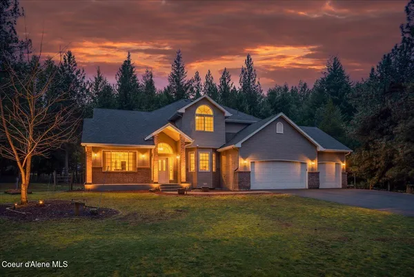 $900,000 | 23216 East Morris Road, Newman Lake, WA 99025