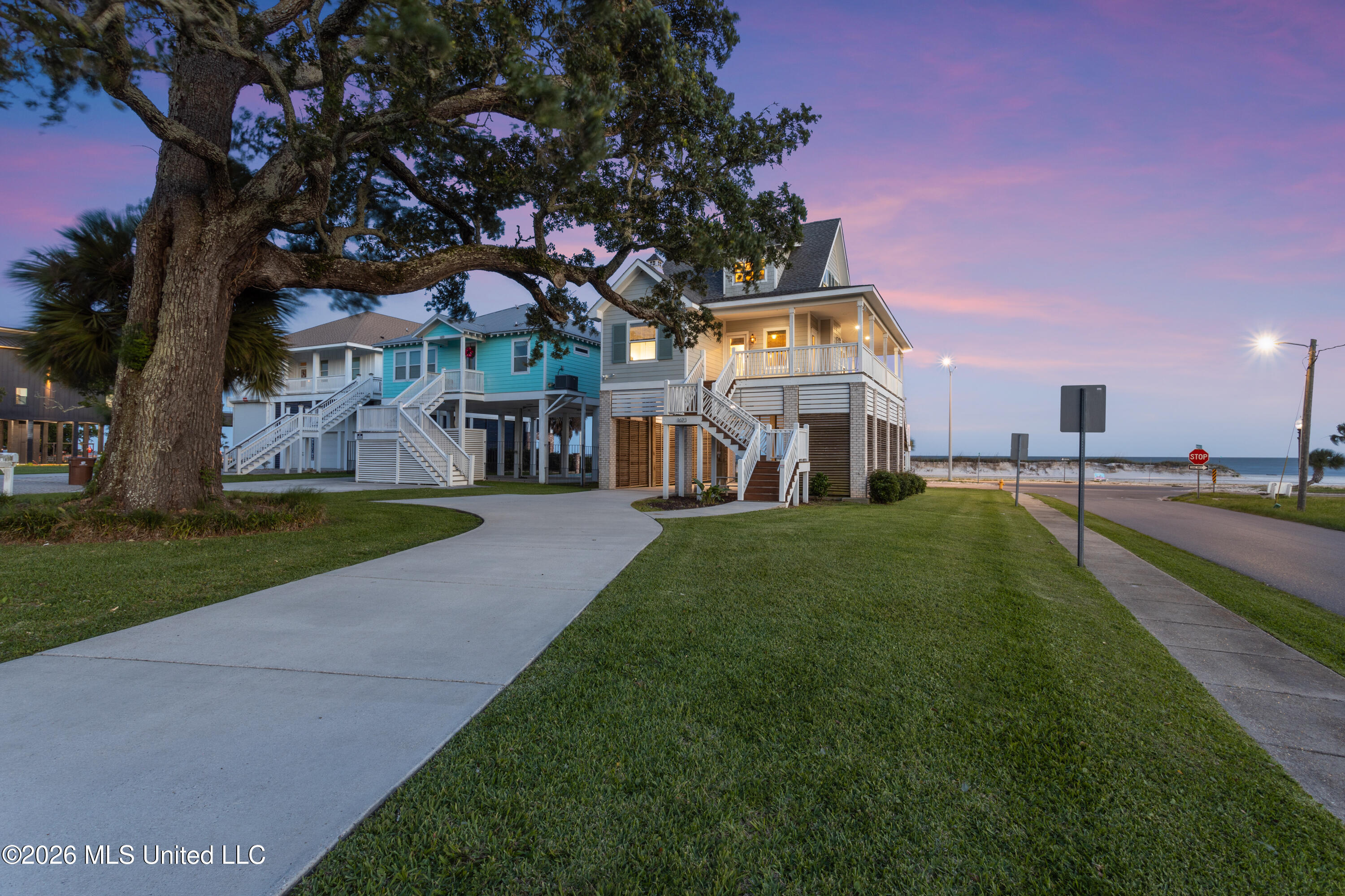 1623 Cayman Cove Biloxi, MS 39531 - Photo 4 of 58 00004
