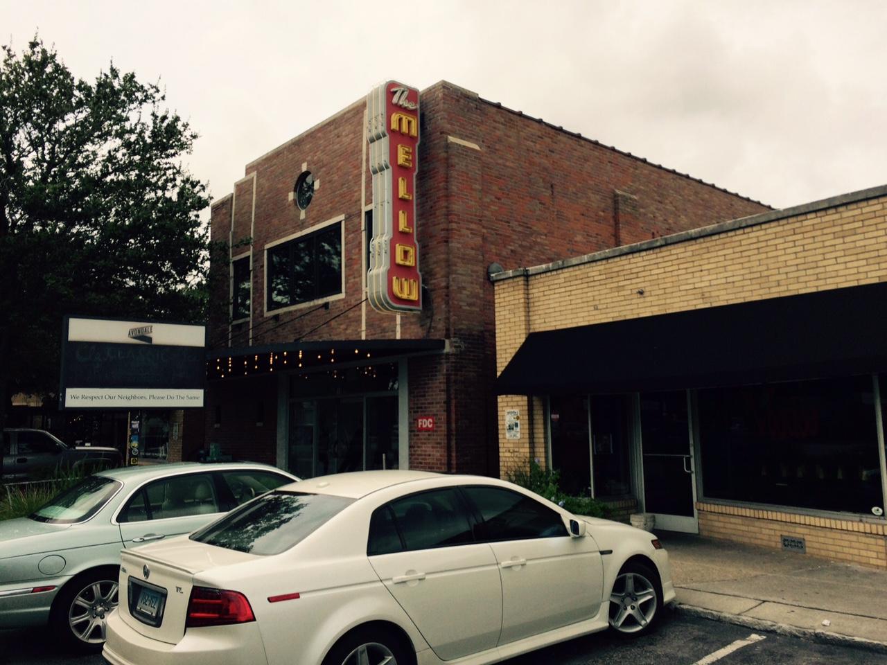 507 Stinson Drive, Unit H9 Charleston, SC 29407 - Photo 29 of 36 Mellow Mushroom Pizza