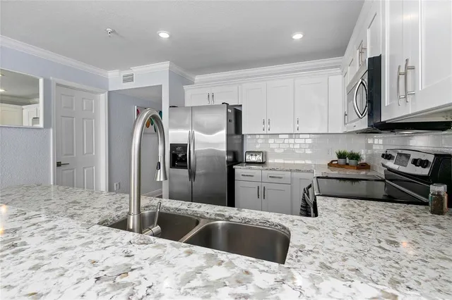 $1,299,500 | 19418 Gulf Boulevard, Unit 407, Indian Shores, FL 33785