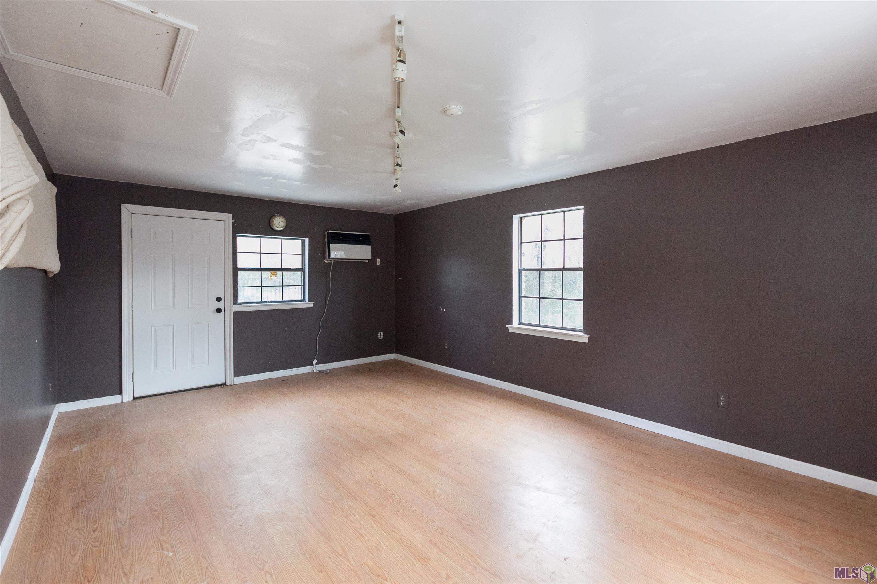 6414 Highland Road Baton Rouge, LA 70808 - Photo 22 of 25 Carport Apartment/Gym